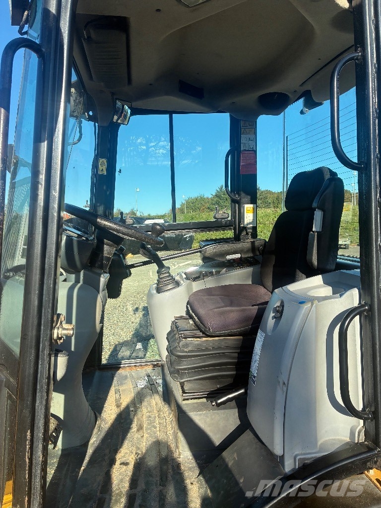 CAT 906 H 2 Kolesni nakladalci