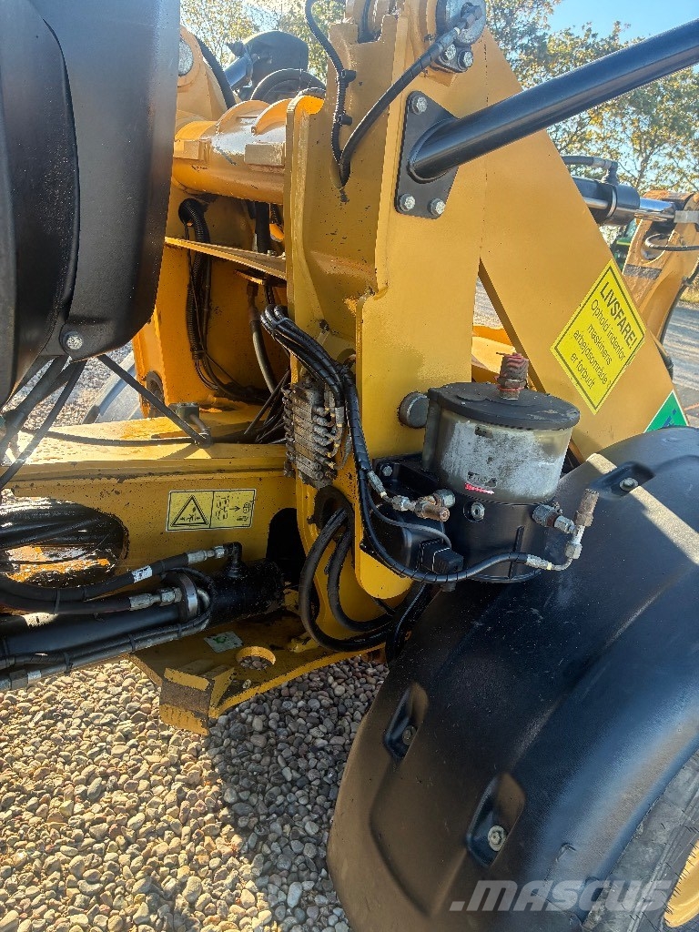 CAT 906 H 2 Kolesni nakladalci