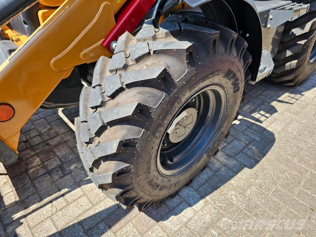 CASE 570SV AC / 4x4 / Forks / Telescopic Tractopelle