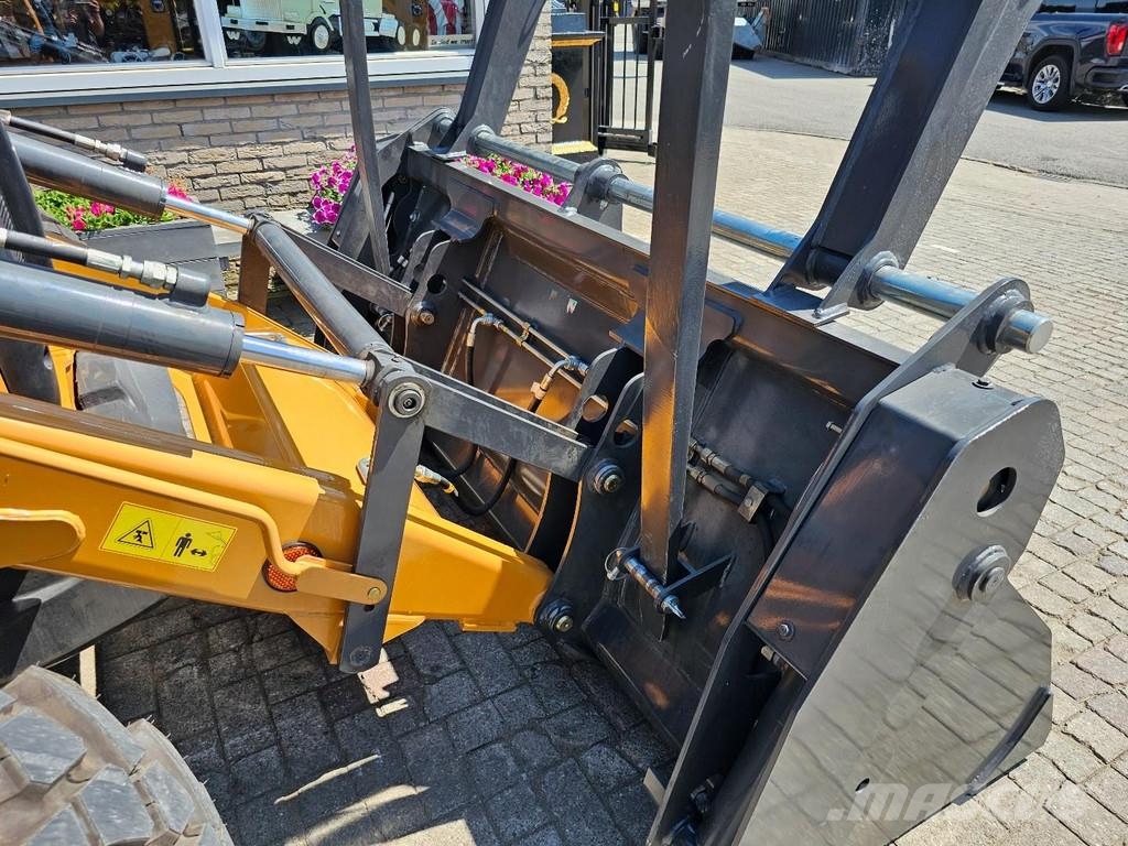 CASE 570SV AC / 4x4 / Forks / Telescopic Tractopelle