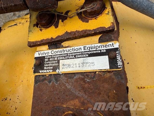 Volvo L 90 C - Axle 軸