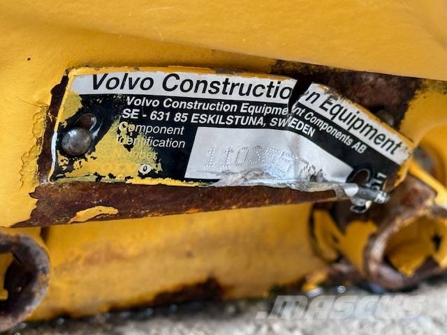 Volvo L 90 C - Axle 軸