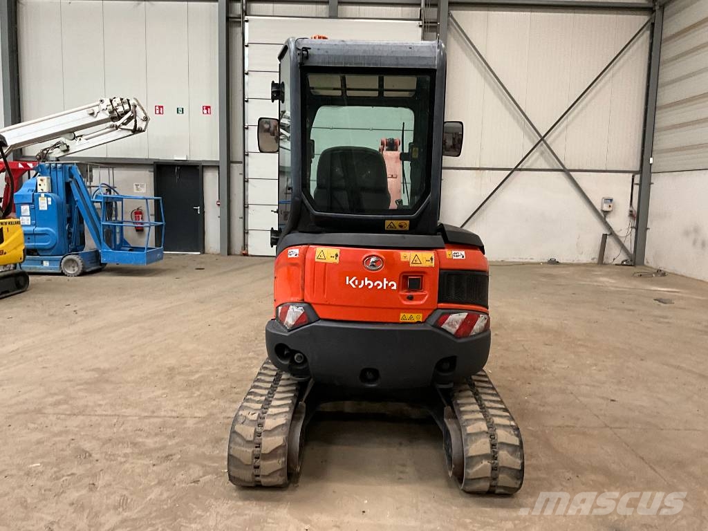 Kubota U 27-4 حفارات صغيرة أقل من 7 طن (حفارات صغيرة)