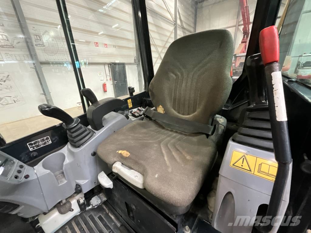 Kubota U 27-4 حفارات صغيرة أقل من 7 طن (حفارات صغيرة)