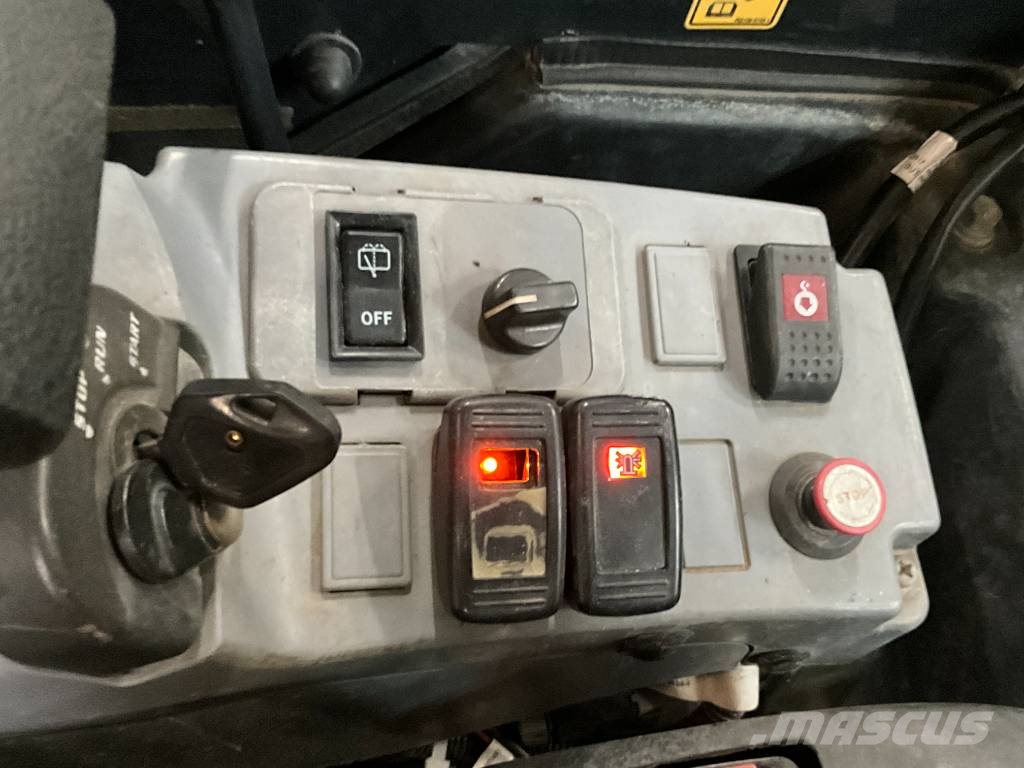 Kubota U 27-4 حفارات صغيرة أقل من 7 طن (حفارات صغيرة)