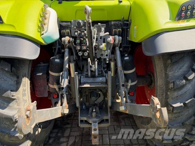 CLAAS Arion 440 Traktoriai