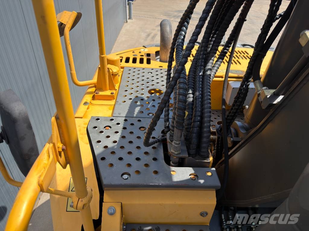 Volvo ECR145CL VA Pelle sur chenilles