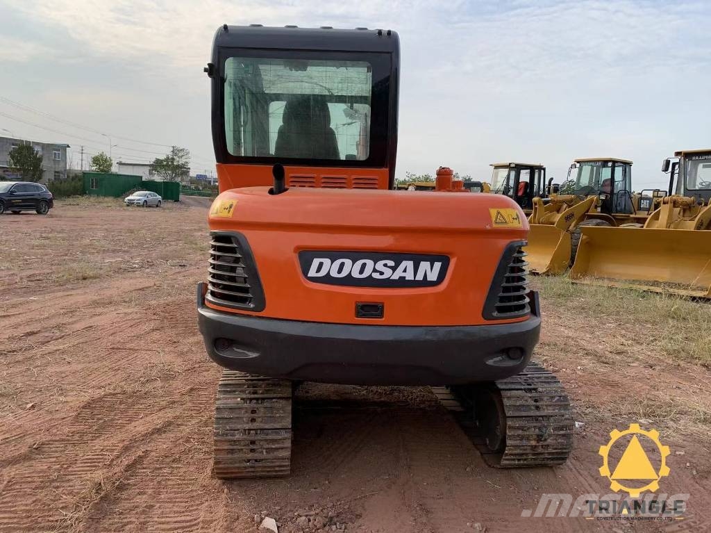 Doosan DX 55 轮式挖掘机