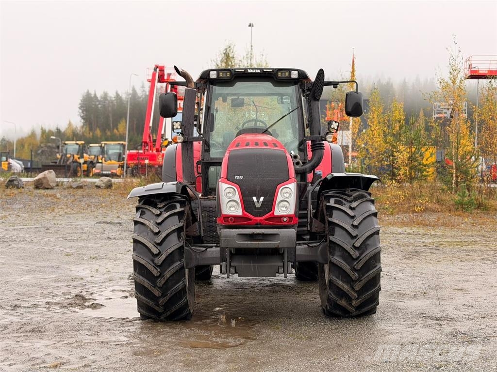 Valtra T213 Traktoren