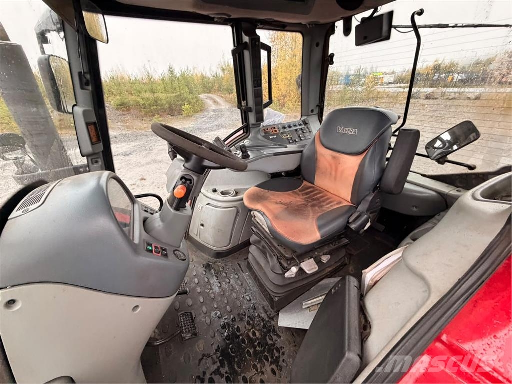 Valtra T213 Traktoren