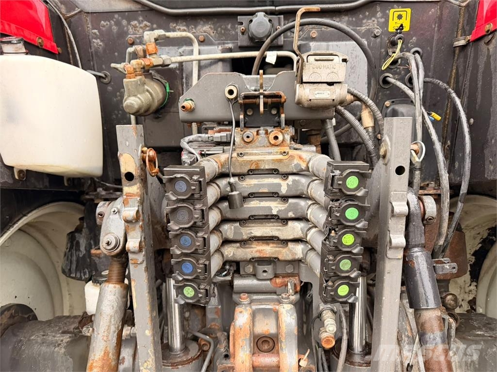 Valtra T213 TAAKSEAJOLAITTEET 拖拉机/农用车