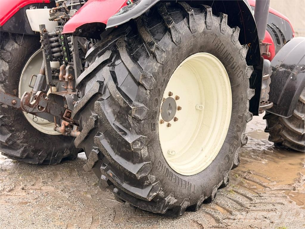 Valtra T213 TAAKSEAJOLAITTEET 拖拉机/农用车