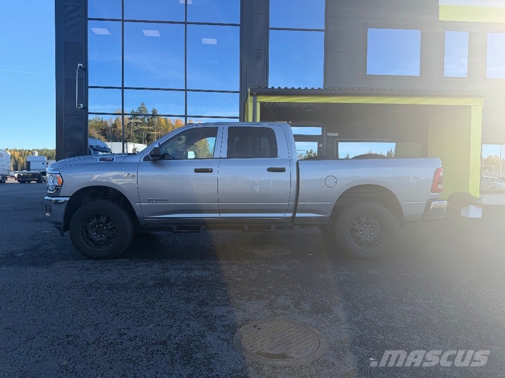 RAM 2500 Tradesman Pickup/Pritschenwagen