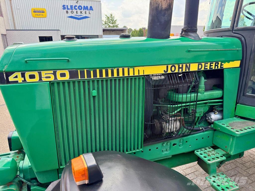 John Deere 4050 4WD Traktoren