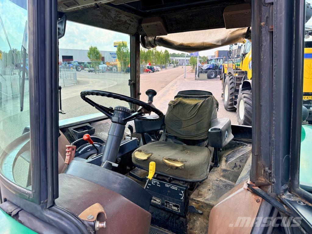 John Deere 4050 4WD Traktoren