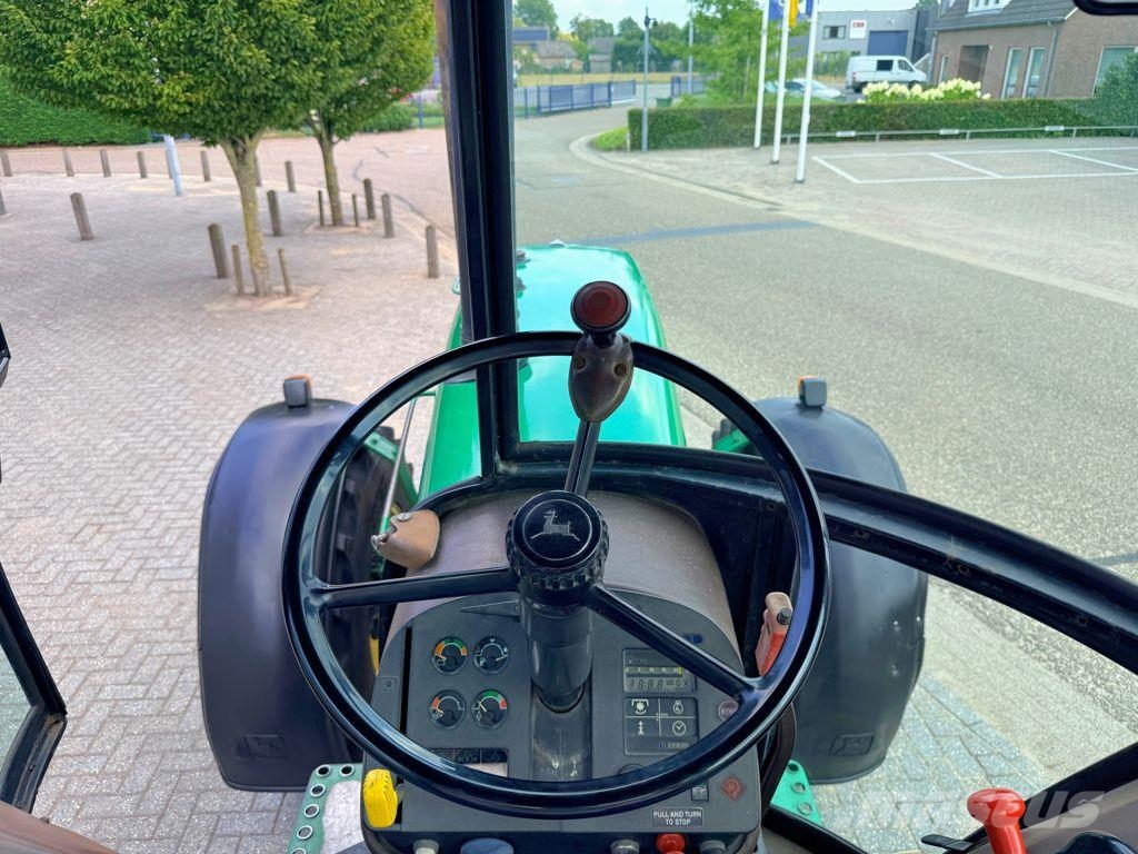 John Deere 4050 4WD Traktoren