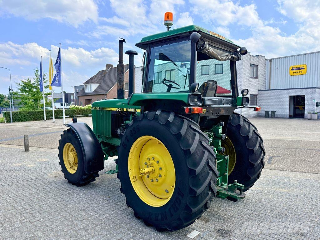 John Deere 4050 4WD Traktoren