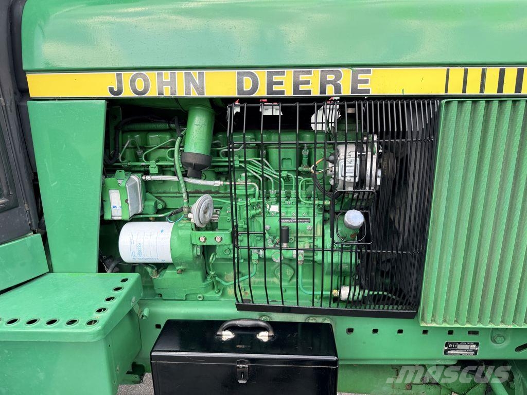John Deere 4050 4WD Traktoren