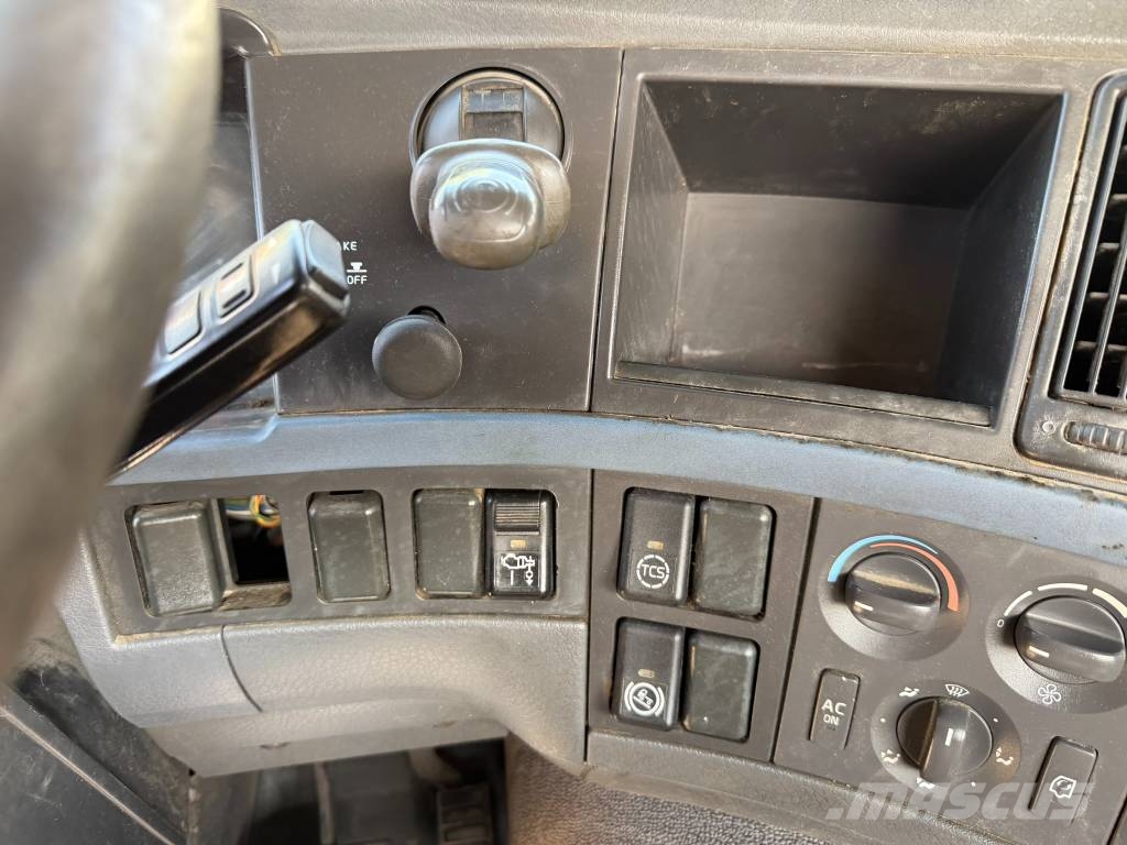 Volvo FM 300 Camiones polibrazo