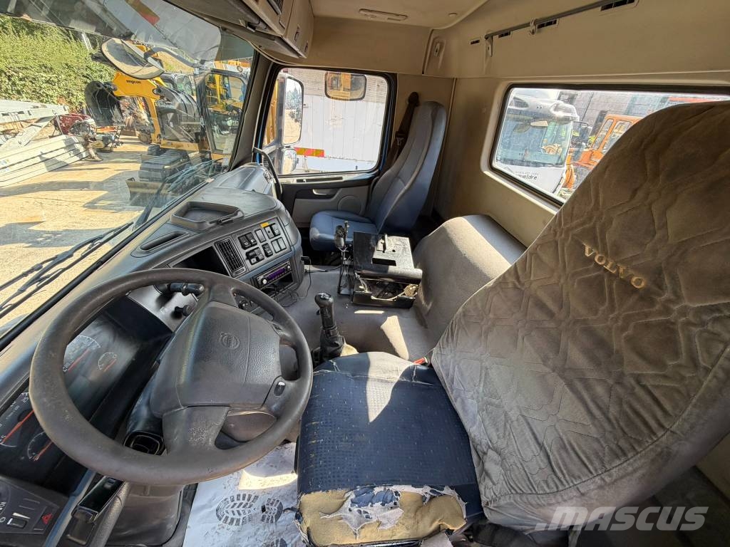 Volvo FM 300 Camiones polibrazo
