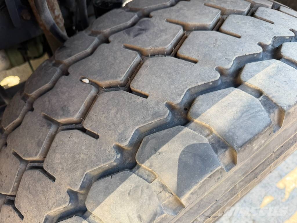 Volvo FM 300 Camiones polibrazo