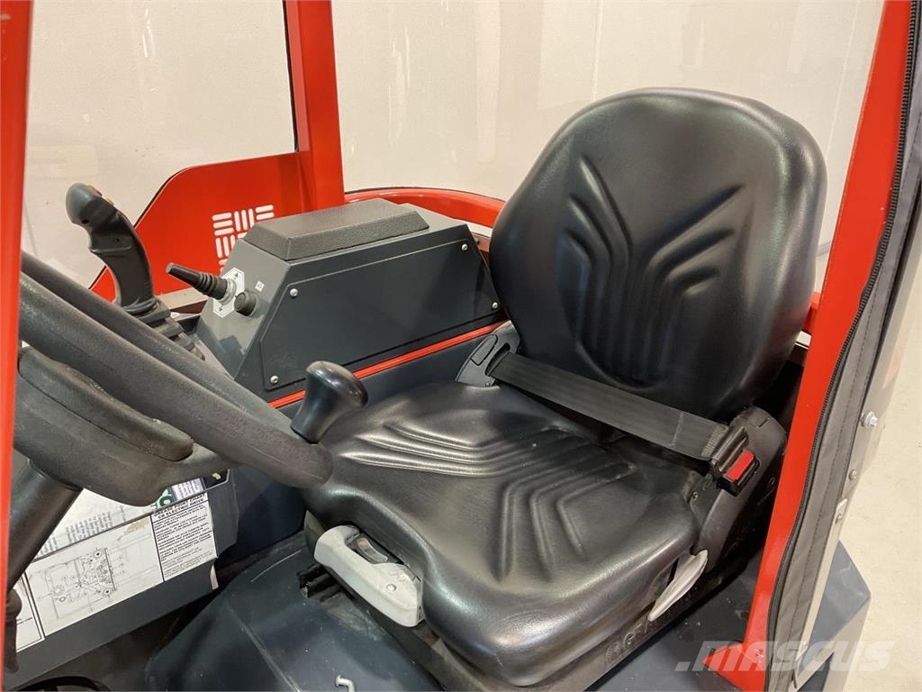 Combilift CBE3000 شاحنة المناولة رباعية الاتجاهات