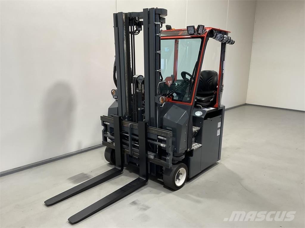 Combilift CBE3000 شاحنة المناولة رباعية الاتجاهات