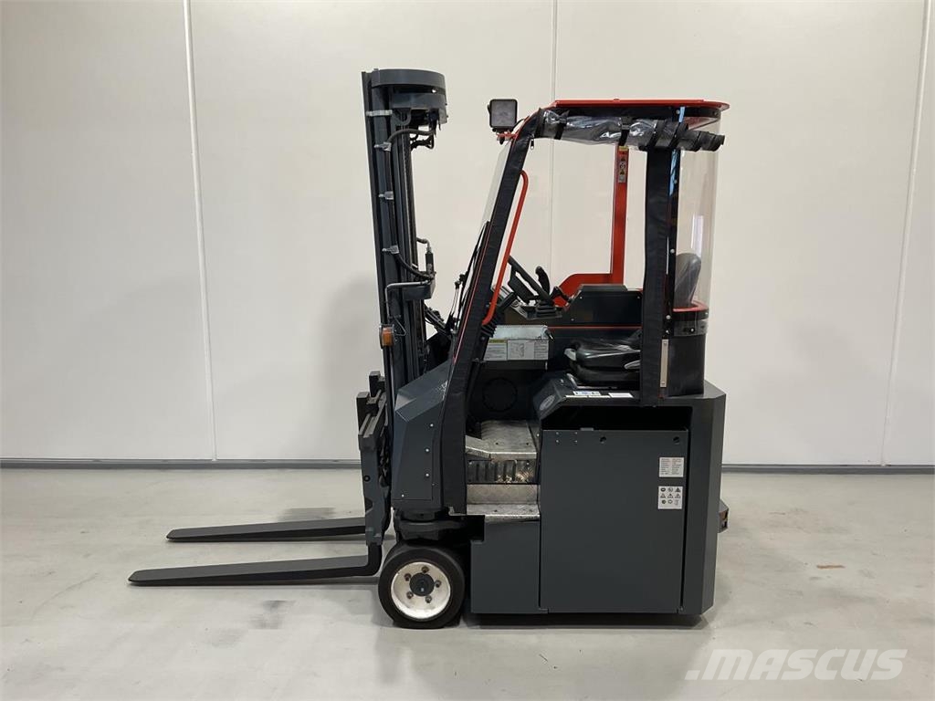 Combilift CBE3000 شاحنة المناولة رباعية الاتجاهات