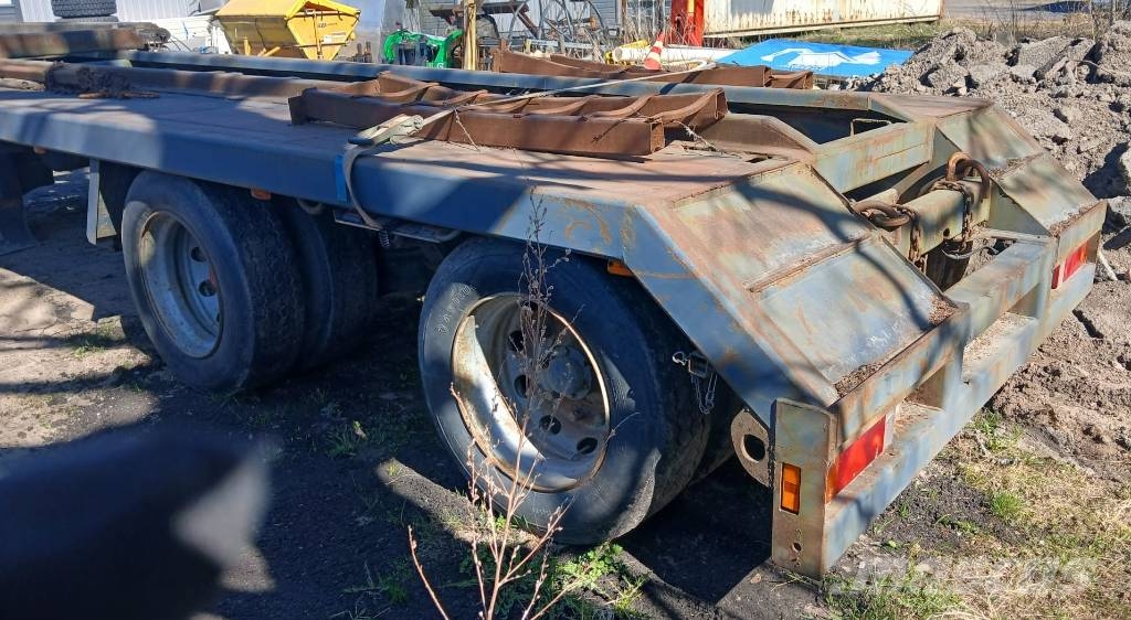 AM Automäkinen AKV Demontažne prikolice