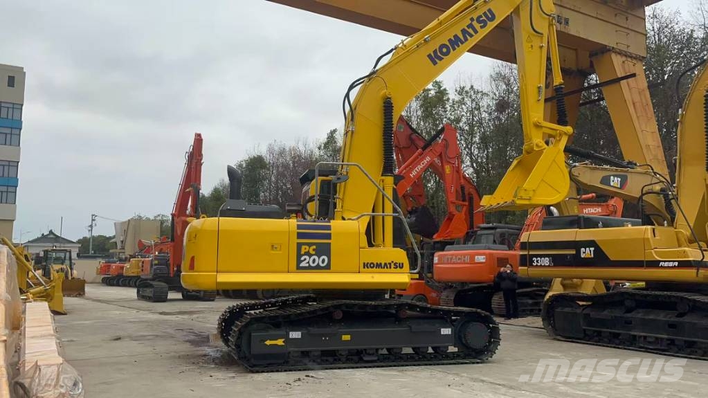 Komatsu PC 200-8 Gravemaskiner på larvebånd