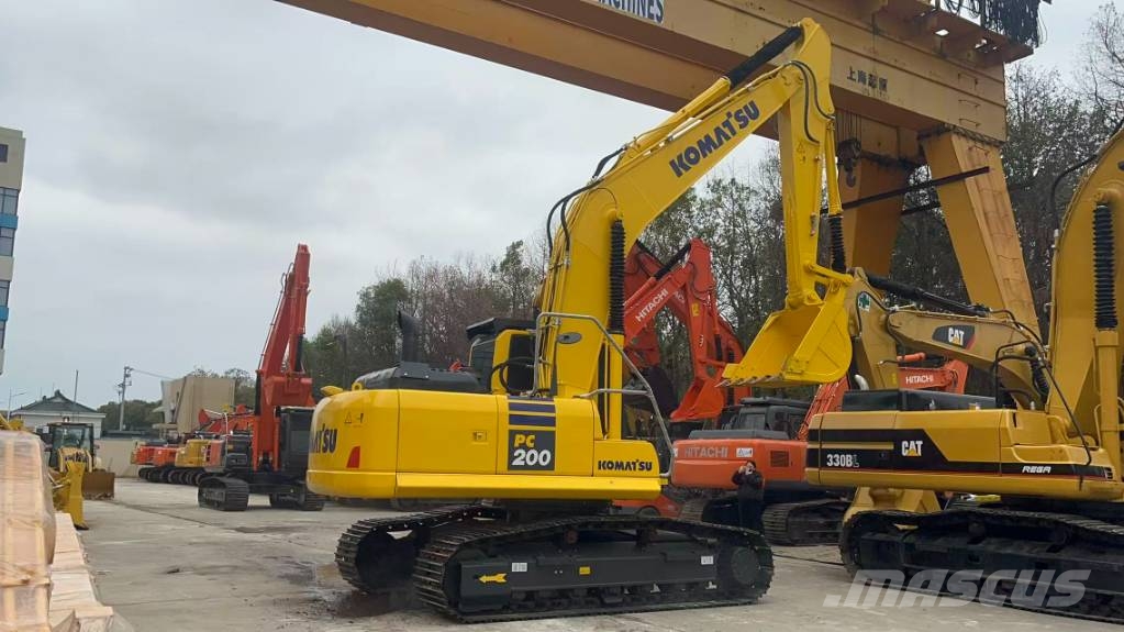 Komatsu PC 200-8 Gravemaskiner på larvebånd