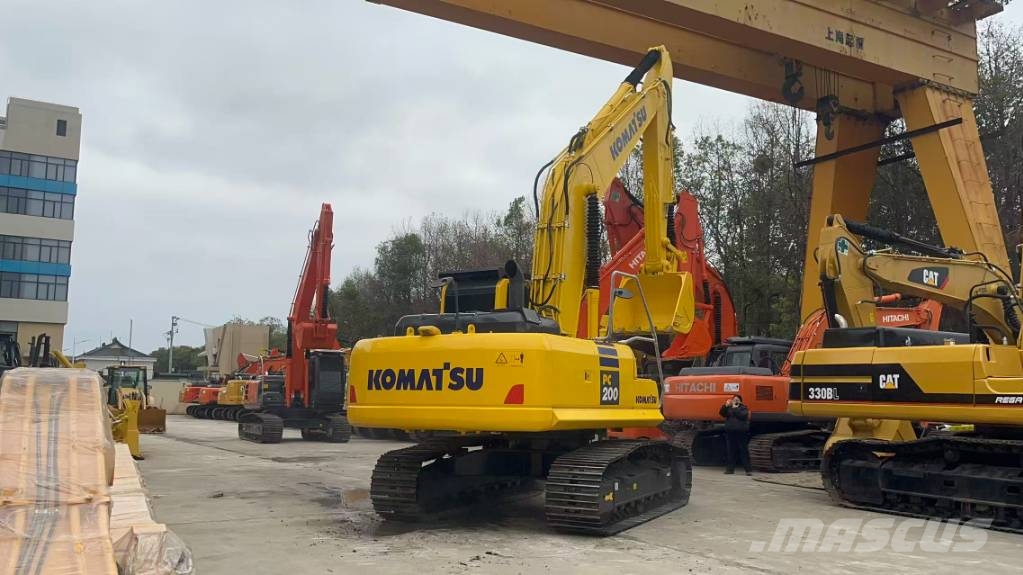 Komatsu PC 200-8 Gravemaskiner på larvebånd