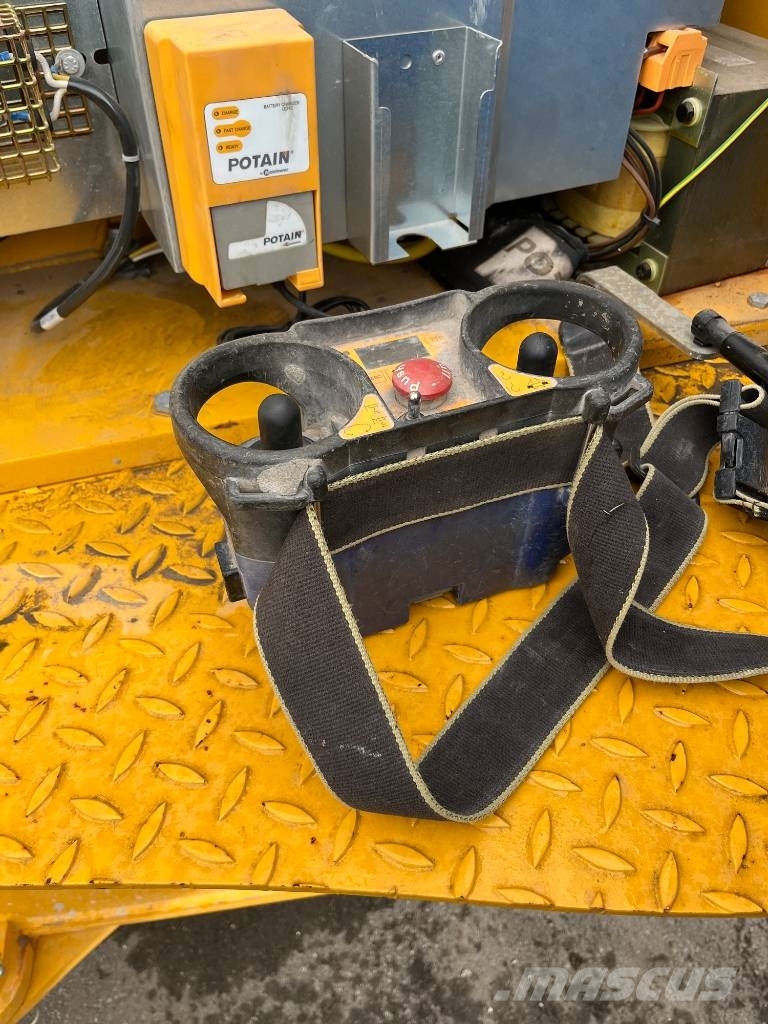Potain IGO 22 獨立吊掛起重機 吊車