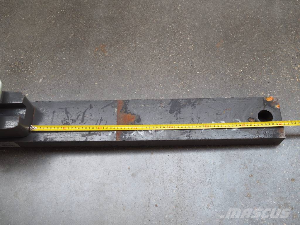 CLAAS Xerion - bumper hitch pin D50 Rockinger 기타 트랙터 부속품