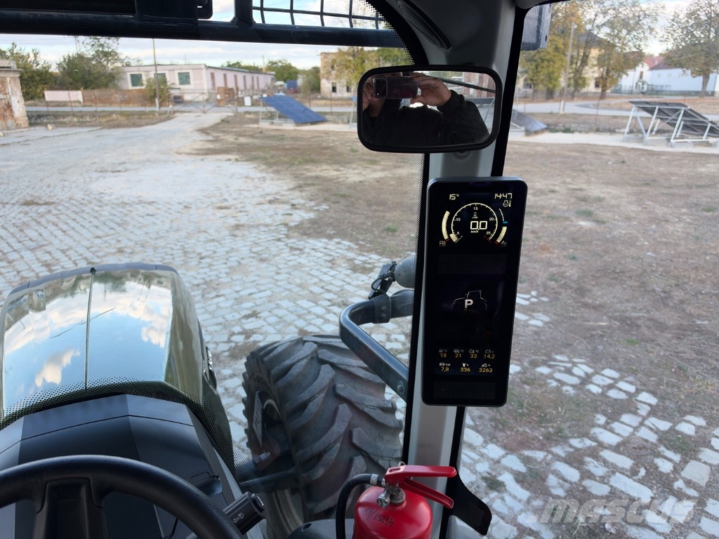 Valtra T 235 + ahwi zúzó Traktori