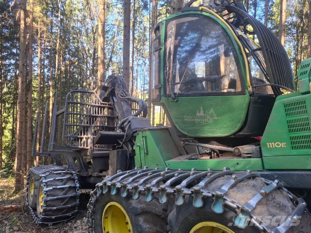 John Deere 1110 E Udkørselsmaskiner