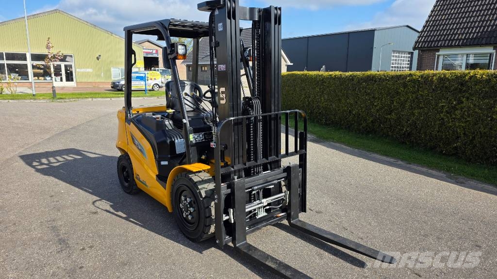 UN Forklift FL 35 Elektromos targoncák