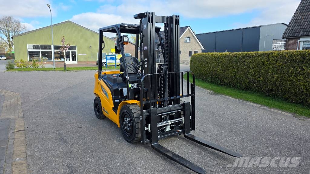 UN Forklift FL 35 Elektromos targoncák