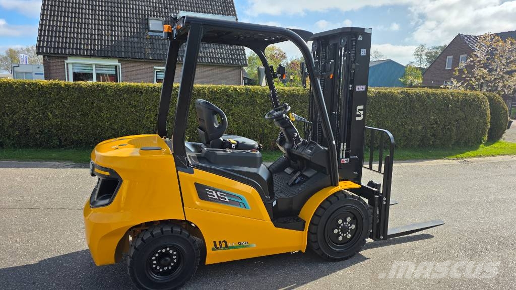 UN Forklift FL 35 Elektromos targoncák
