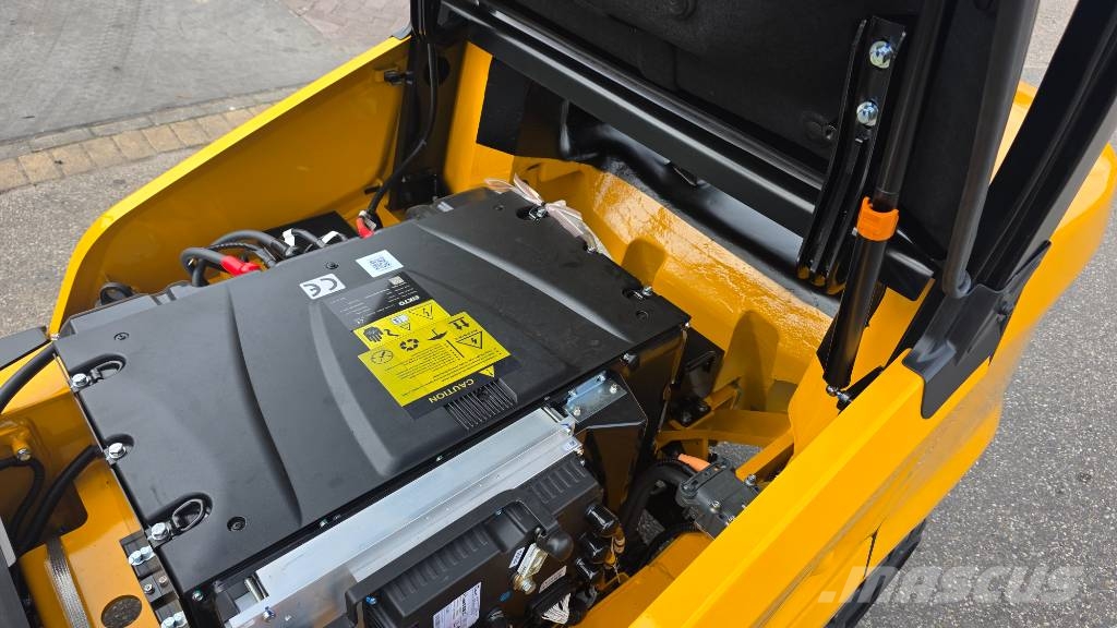UN Forklift FL 35 Elektromos targoncák