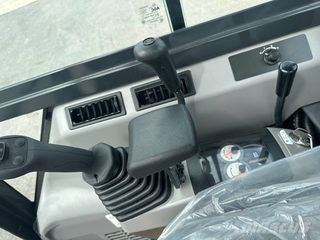 Komatsu PC 24 MR-5 Mini ekskavatörler, 7 tona dek