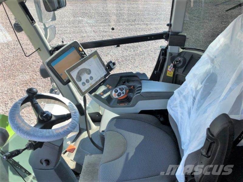 CLAAS XERION 5000 TRAC TS Traktoriai