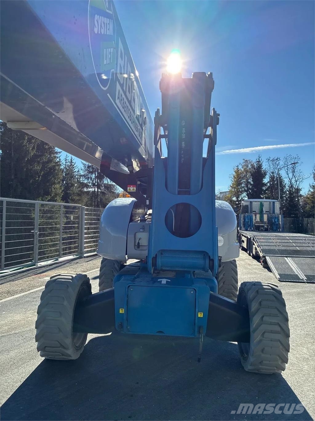Niftylift HR 28 Hybrid 4x4 曲臂高空作業車
