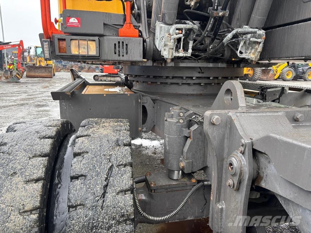 Volvo EW 220 E TUNNEL Gumikerekes kotrók