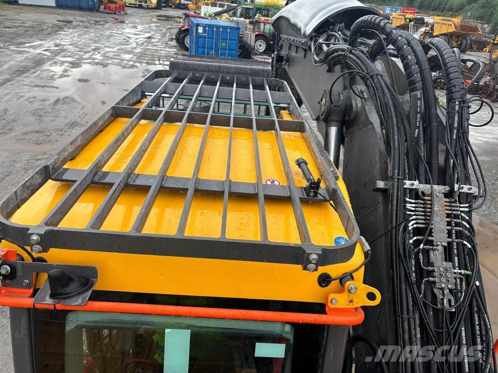Volvo EW 220 E TUNNEL Gumikerekes kotrók