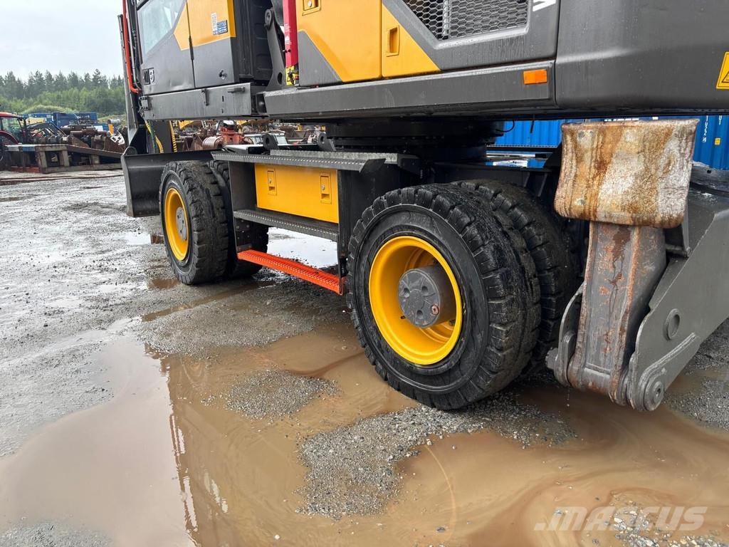 Volvo EW 220 E TUNNEL Gumikerekes kotrók