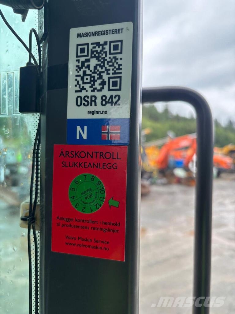 Volvo EW 220 E TUNNEL Gumikerekes kotrók