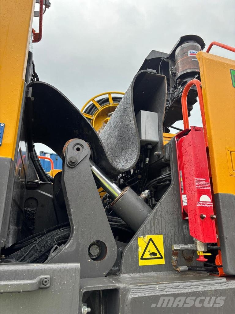 Volvo EW 220 E TUNNEL Gumikerekes kotrók