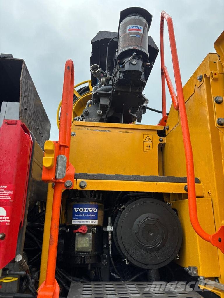Volvo EW 220 E TUNNEL Gumikerekes kotrók
