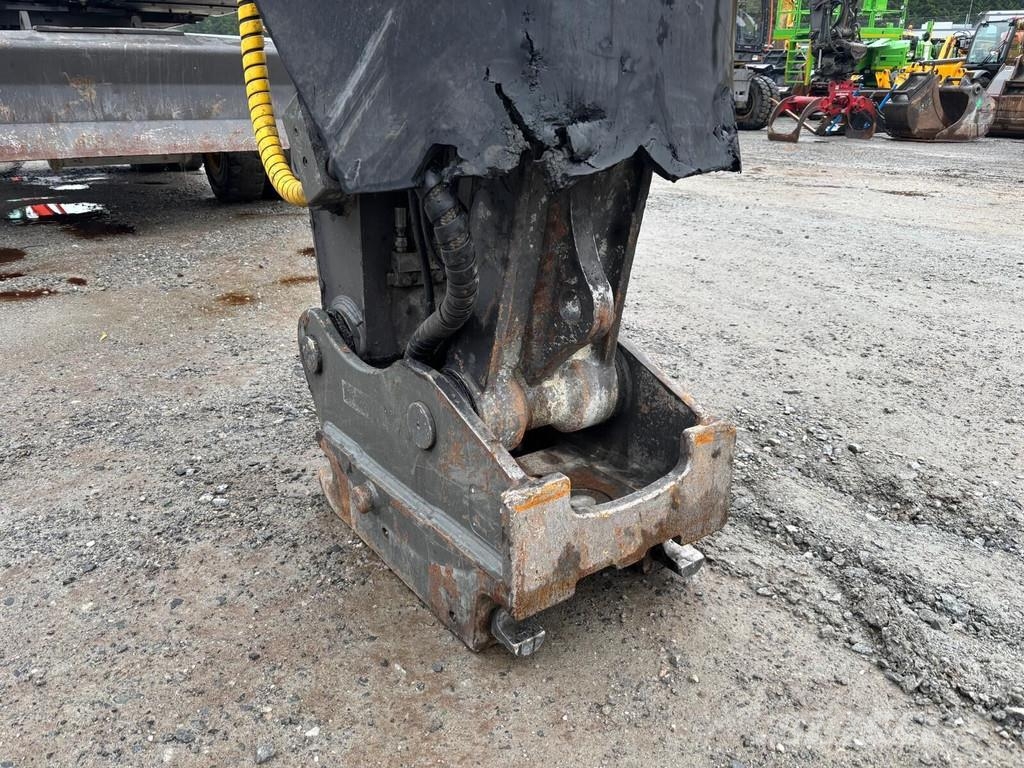 Volvo EW 220 E TUNNEL Gumikerekes kotrók